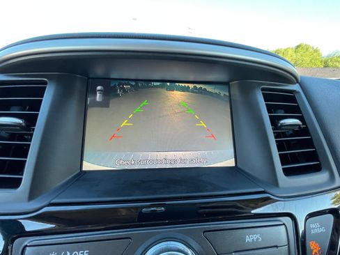 Used 2018 Nissan Pathfinder SV FWD image 21