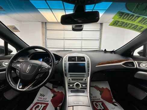 Used 2019 Lincoln MKZ Reserve w/ Luxury Package FWD image 4