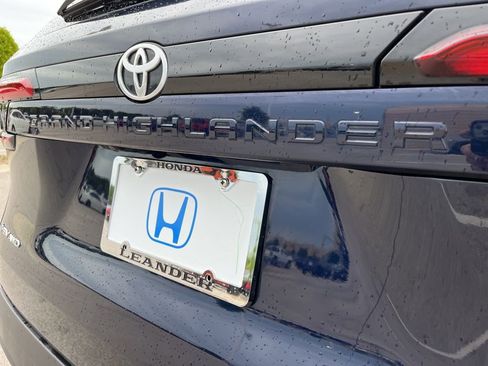 Used 2025 Toyota Grand Highlander AWD Hybrid image 10