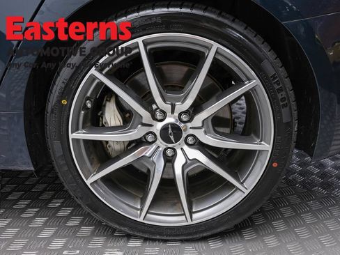 Used 2025 Genesis G70 2.5T RWD image 8