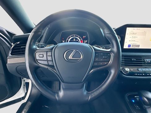 Used 2023 Lexus LS 500 RWD image 10