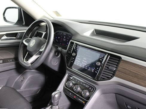 Used 2023 Volkswagen Atlas SE w/ Panoramic Sunroof Package image 13