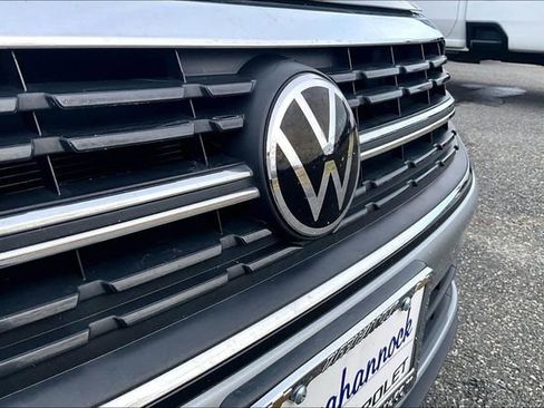 Used 2024 Volkswagen Jetta SE image 31