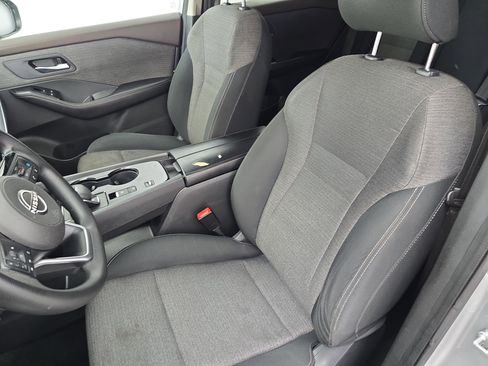 Used 2022 Nissan Rogue SV FWD image 14