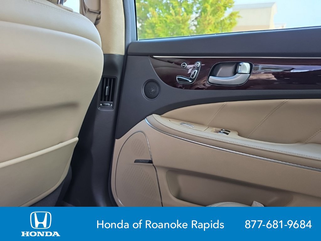 Used 2012 Hyundai Equus Signature RWD image 30