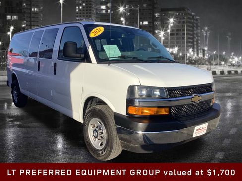 Used 2021 Chevrolet Express 3500 LT w/ LT Preferred Equipment Group RWD image 4