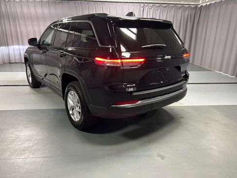 Used 2025 Jeep Grand Cherokee Laredo X w/ Luxury Tech Group I AWD/4WD image 5