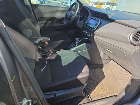 Used 2023 Nissan Kicks S image 13