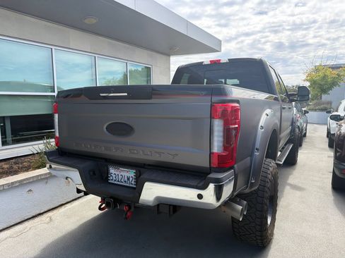 Used 2017 Ford F250 Lariat w/ Lariat Ultimate Package AWD/4WD image 4