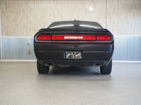 Used 2010 Dodge Challenger R/T image 8