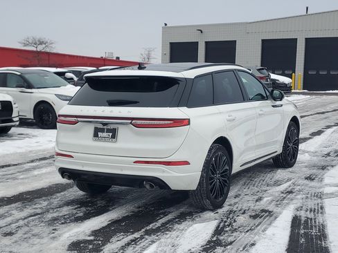 New 2026 Lincoln Corsair Premiere image 4