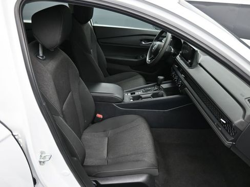 Certified 2023 Honda Accord EX image 25