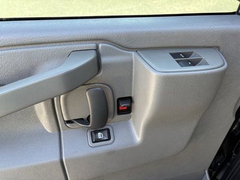 Used 2019 Chevrolet Express 2500 Work Van w/ Driver Convenience Package image 10