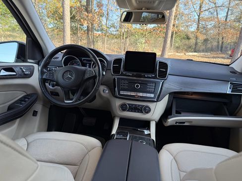 Used 2017 Mercedes-Benz GLS 550 4MATIC image 29