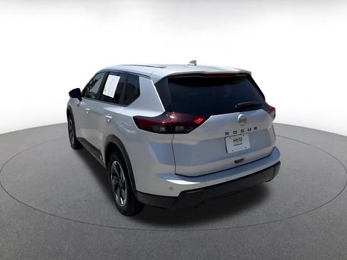 Used 2025 Nissan Rogue SV FWD image 11