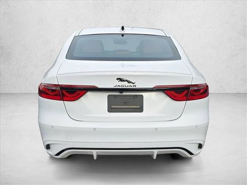 Certified 2024 Jaguar XF R-Dynamic SE image 6