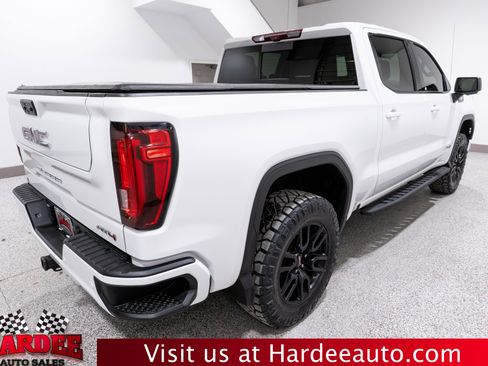 Used 2024 GMC Sierra 1500 AT4 w/ Technology Package image 5