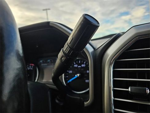 Used 2017 Ford F250 Lariat w/ Chrome Package image 22