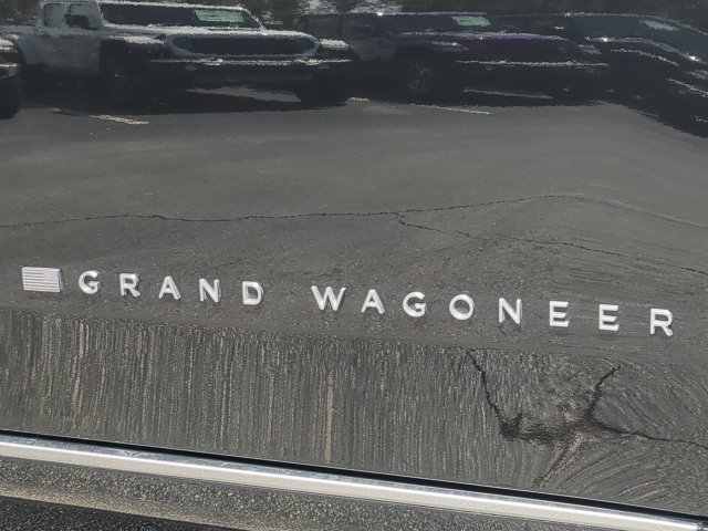 Used 2023 Jeep Grand Wagoneer L Series II AWD/4WD image 13