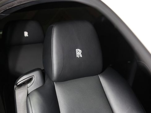 Used 2019 Rolls-Royce Wraith RWD image 40