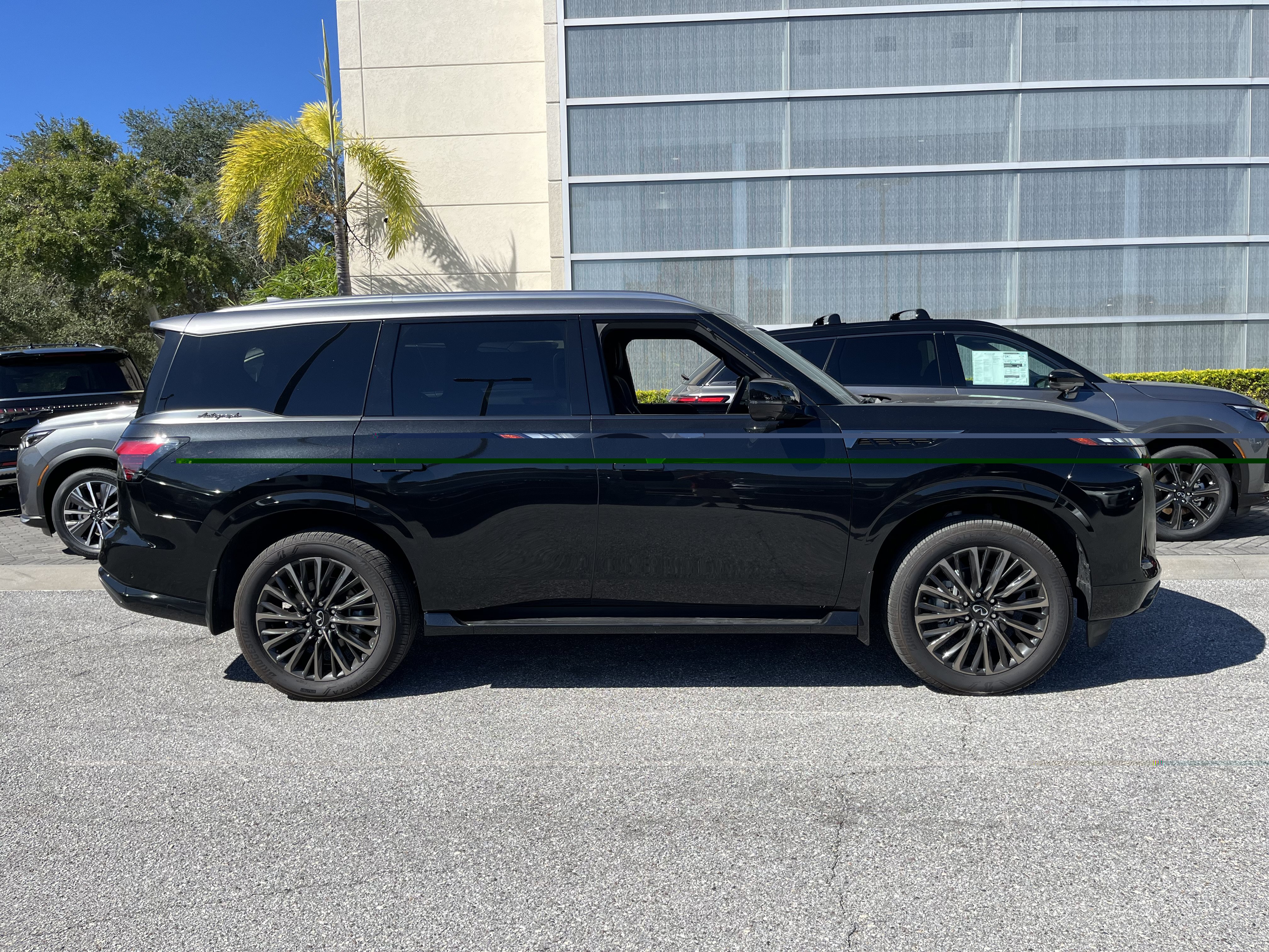 Certified 2026 INFINITI QX80 Autograph w/ Premium Cargo Package AWD/4WD image 10