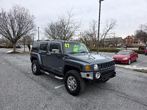 Used 2007 HUMMER H3 Adventure image 8