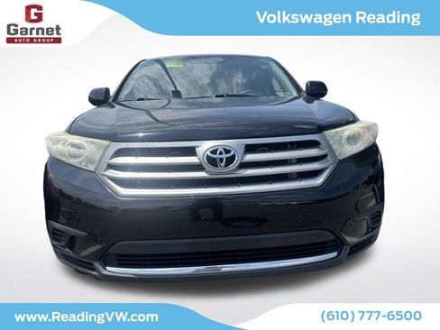 Used 2013 Toyota Highlander 4WD w/ Cold Weather Pkg image 2