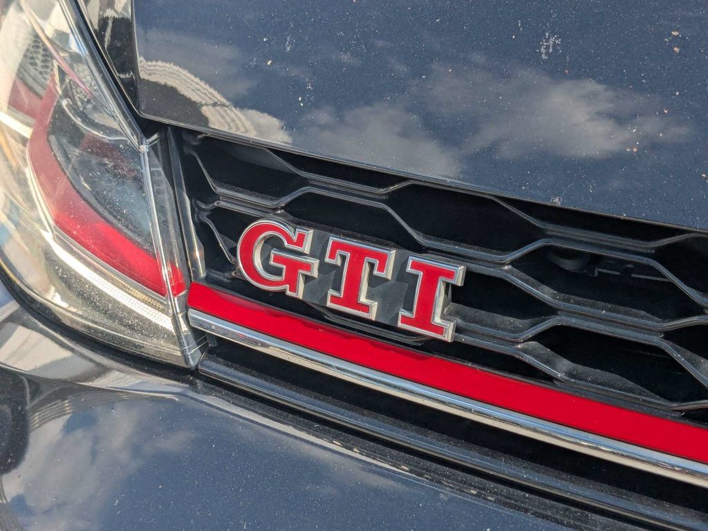 Used 2020 Volkswagen GTI SE FWD image 12