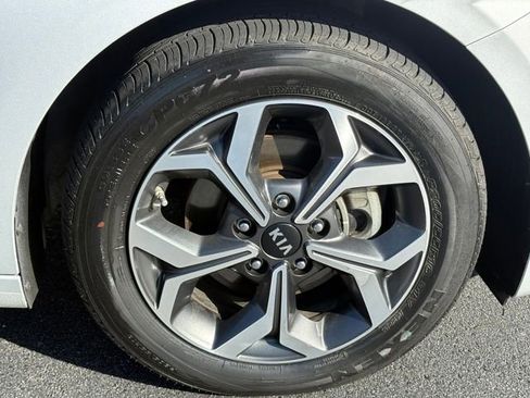 Used 2020 Kia Forte LXS image 26