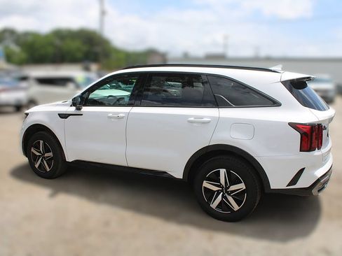 Certified 2023 Kia Sorento S w/ Panoramic Sunroof Package FWD image 13