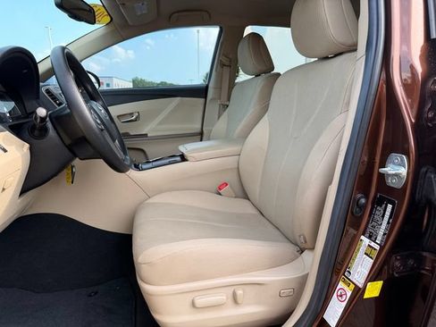 Used 2013 Toyota Venza LE FWD image 14