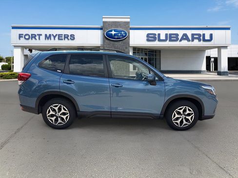 Used 2020 Subaru Forester Premium image 2