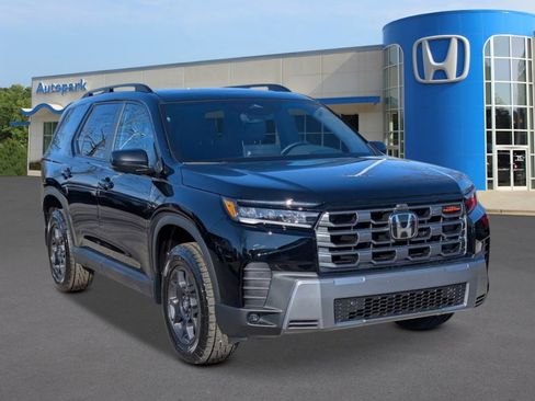 New 2026 Honda Pilot TrailSport image 7