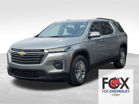 Certified 2023 Chevrolet Traverse LT FWD image 1