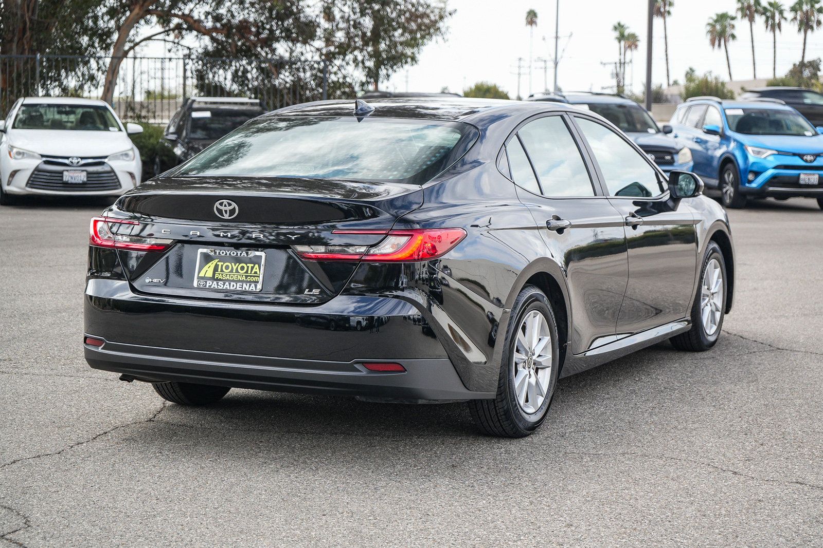 Used 2025 Toyota Camry LE FWD image 6