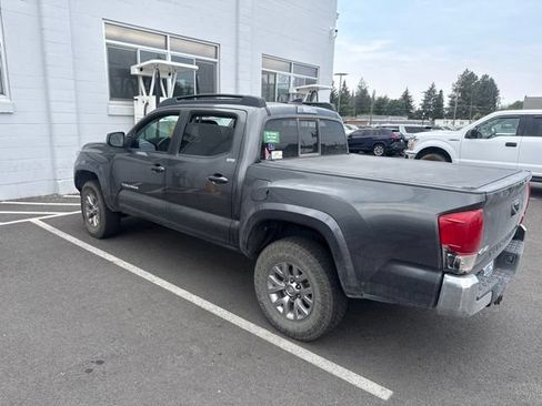 Used 2016 Toyota Tacoma SR5 w/ SR5 Appearance Package (SN) AWD/4WD image 5