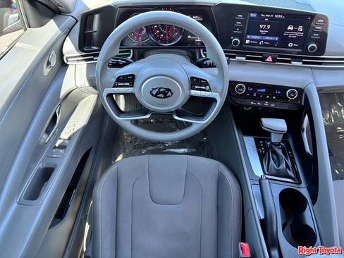 Used 2021 Hyundai Elantra SEL FWD image 15