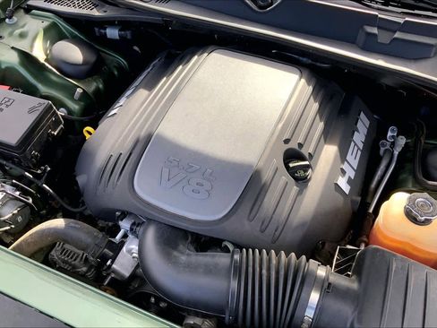 Used 2022 Dodge Challenger R/T w/ Plus Package image 33