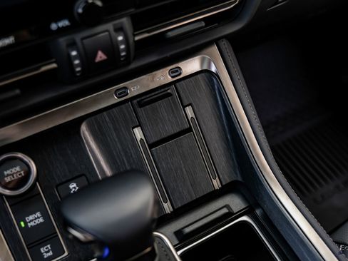 Used 2025 Lexus GX 550 w/ Accessory Package (Z1) image 59