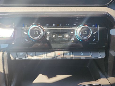 Certified 2025 GMC Sierra 2500 AT4 w/ AT4 Premium Plus Package AWD/4WD image 22
