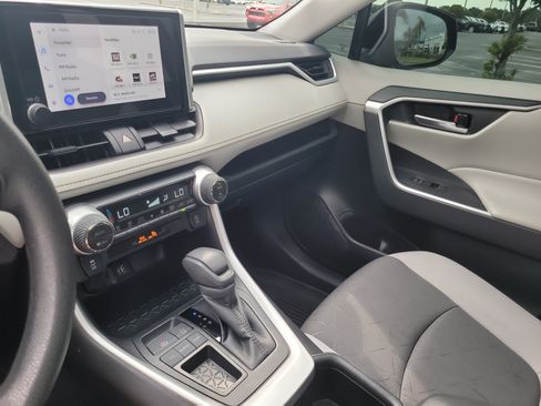 Certified 2025 Toyota RAV4 XLE w/ Convenience Package FWD image 24