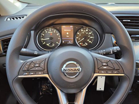 Certified 2021 Nissan Rogue Sport S image 16