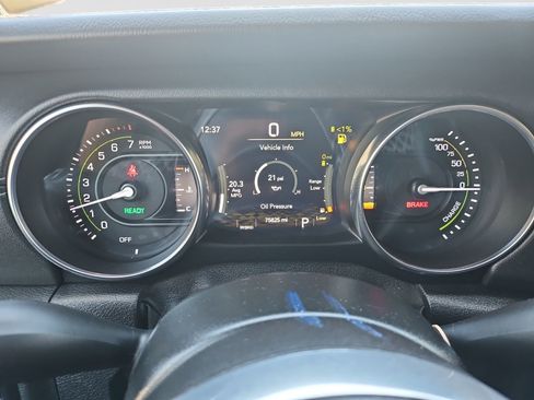 Used 2021 Jeep Wrangler Unlimited Sahara w/ Cold Weather Group AWD/4WD image 20