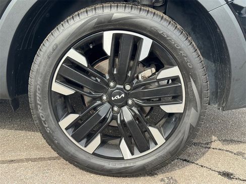 Used 2024 Kia Telluride SX image 9