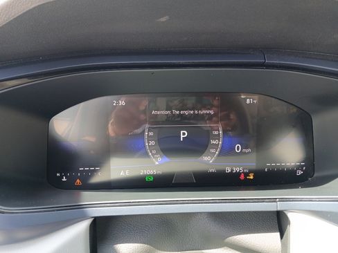 Certified 2024 Volkswagen Taos SE FWD image 11