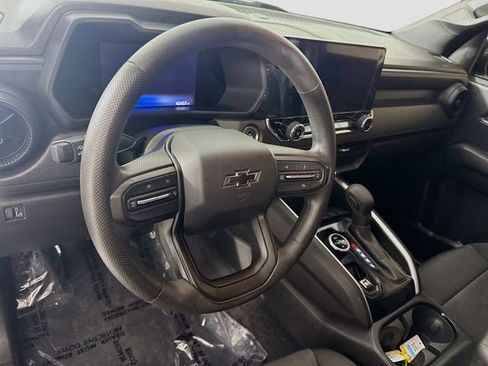 Used 2023 Chevrolet Colorado Trail Boss image 9