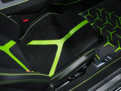 Used 2021 Lamborghini Aventador SVJ image 35