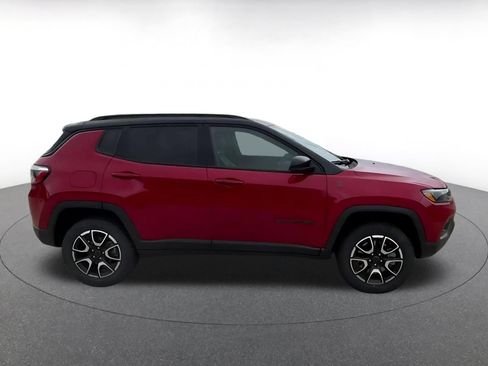 Used 2025 Jeep Compass Trailhawk AWD/4WD image 15
