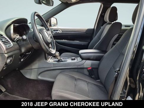 Used 2018 Jeep Grand Cherokee Laredo AWD/4WD image 14