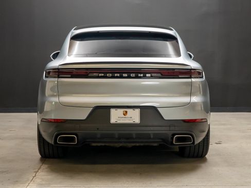 Certified 2024 Porsche Cayenne Coupe AWD/4WD image 6